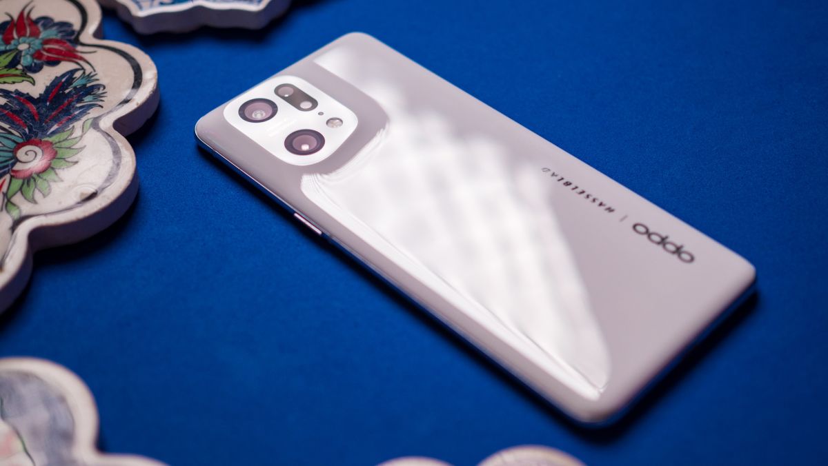 The Oppo Find X5 successor may have a massive camera bump